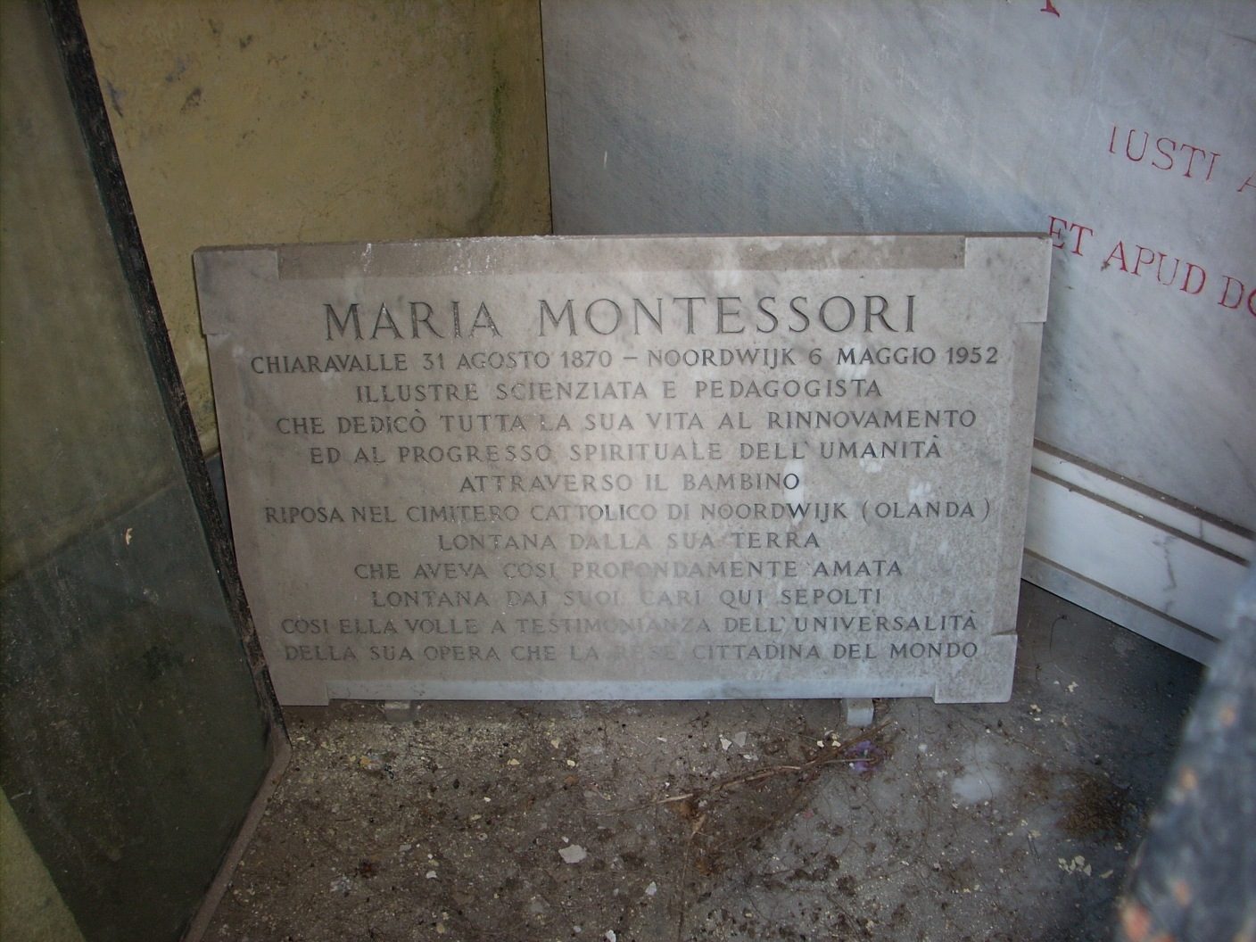 Maria%20Montessori%20funeral%20tablet%2C%20Cimitero%20del%20Verano%2C%20Rome%2C%20Italy%20-%2003.JPG